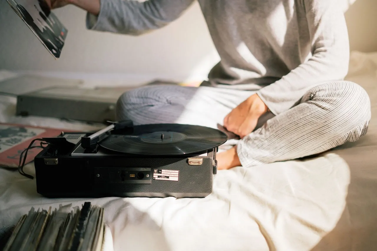 music-record-play