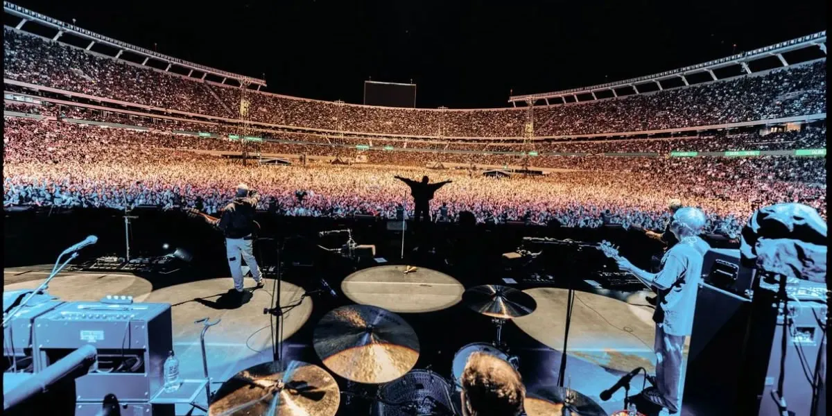 oasis_diego_maradona_tribute