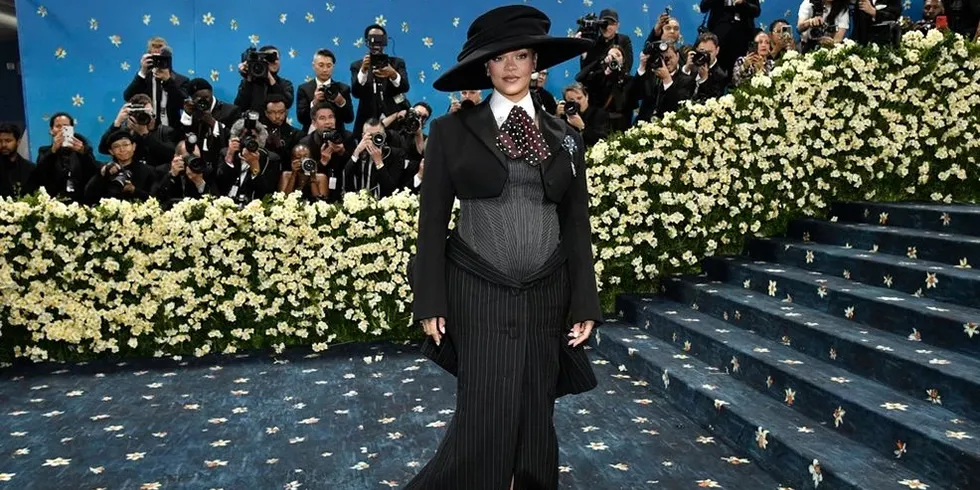 rihanna_balances_pregnancy_and_music_plans_i_can_sing
