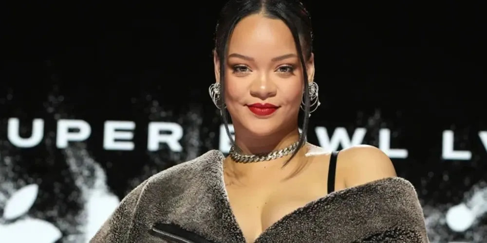 rihanna_returns_to_music_with_a_surprise_single