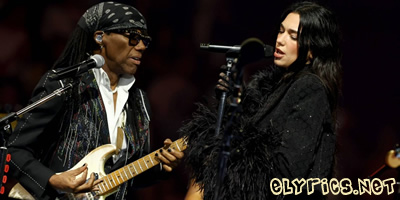 dua lipa and nile rodgers light up madison square garden with disco hit ‘le freak’