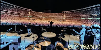 oasis kicks off reunion tour with a heartfelt nod to diego maradona in buenos aires